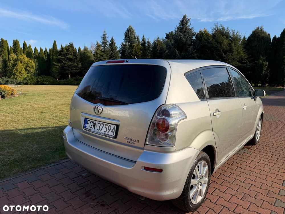 Toyota Corolla Verso - 11