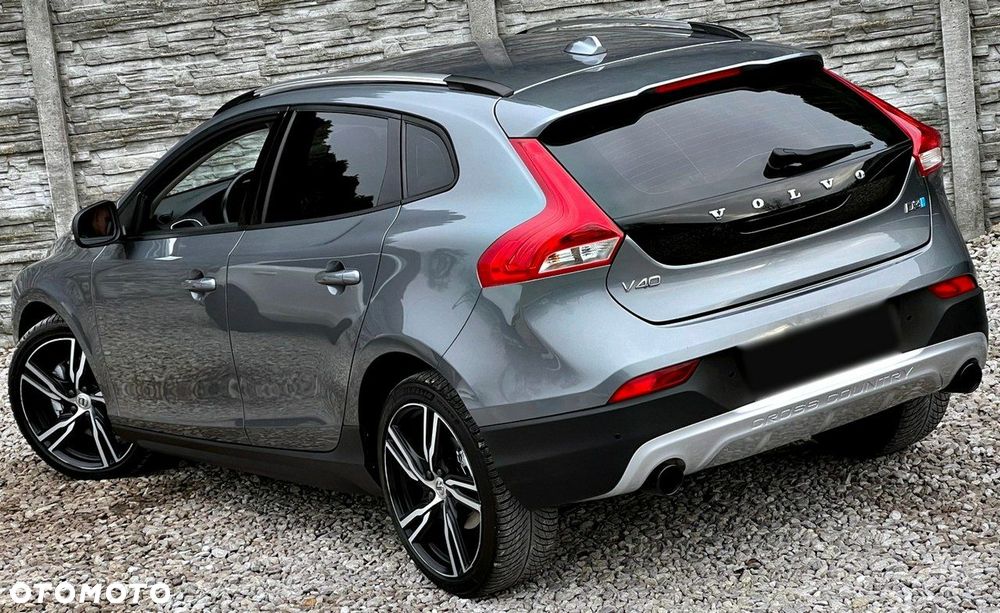 Volvo V40 Cross Country - 19