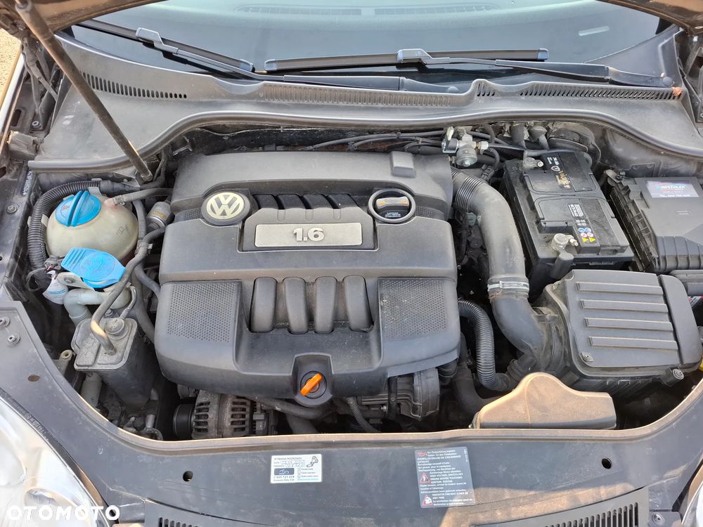 Volkswagen Golf 1.6 Comfortline - 26