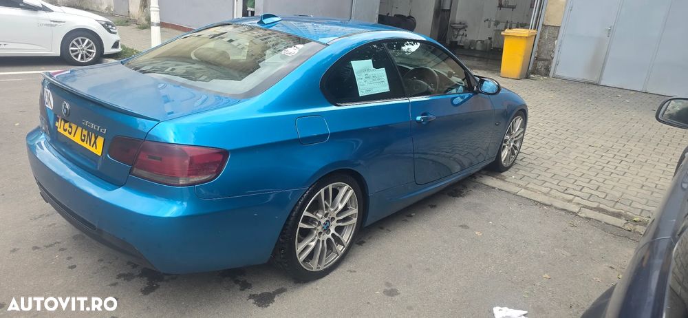 BMW Seria 3 330d Coupe Aut. - 3