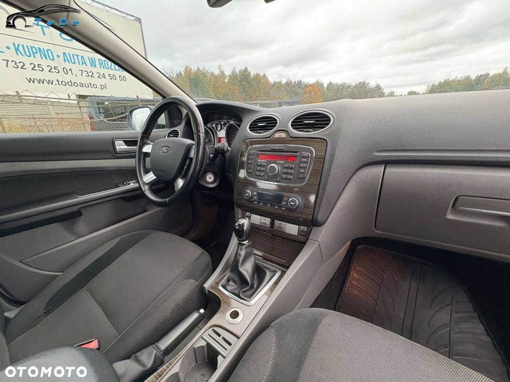 Ford Focus 1.8 FF Ghia - 30