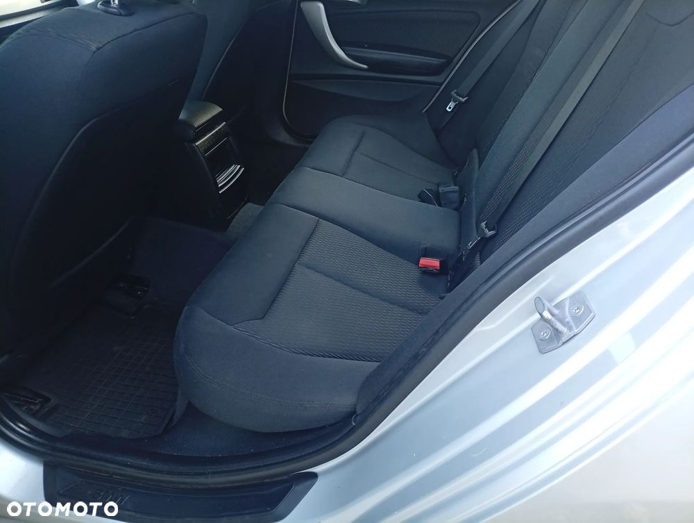 BMW Seria 1 116d Sport Line - 12