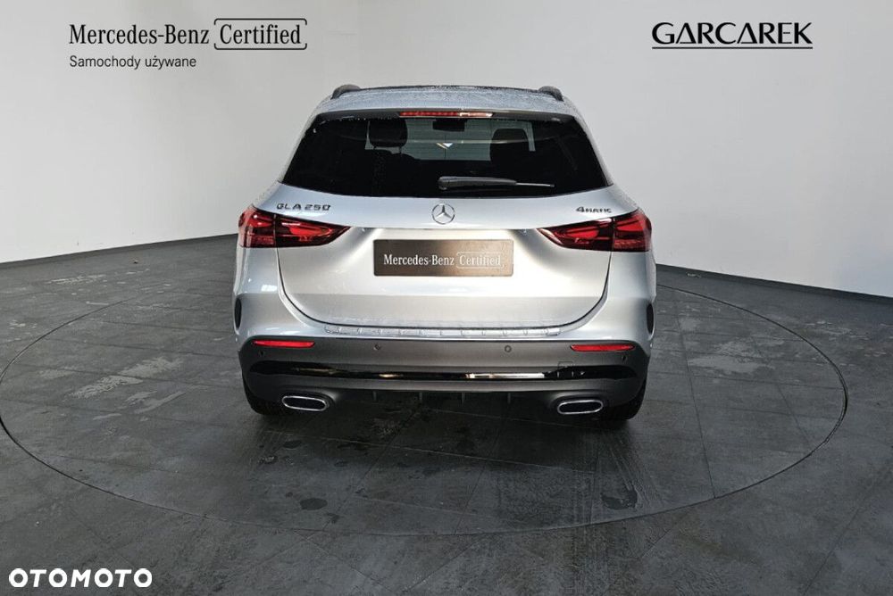 Mercedes-Benz GLA 250 4-Matic AMG Line - 7