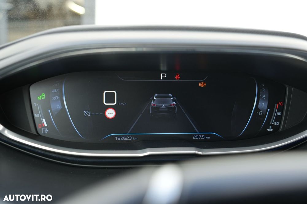 Peugeot 3008 1.6 BlueHDI S&S EAT6 GT-Line - 27