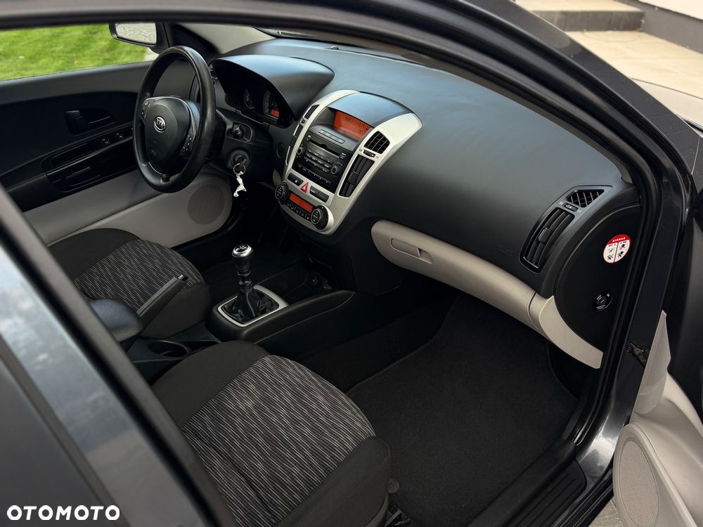 Kia Ceed 1.4 Comfort + - 7