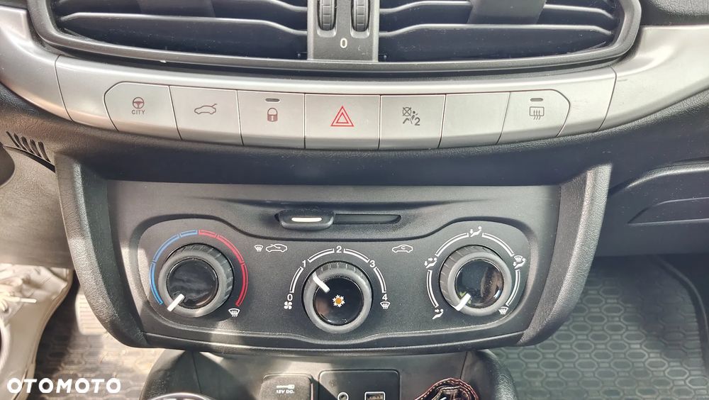 Fiat Tipo 1.4 16V Easy - 20
