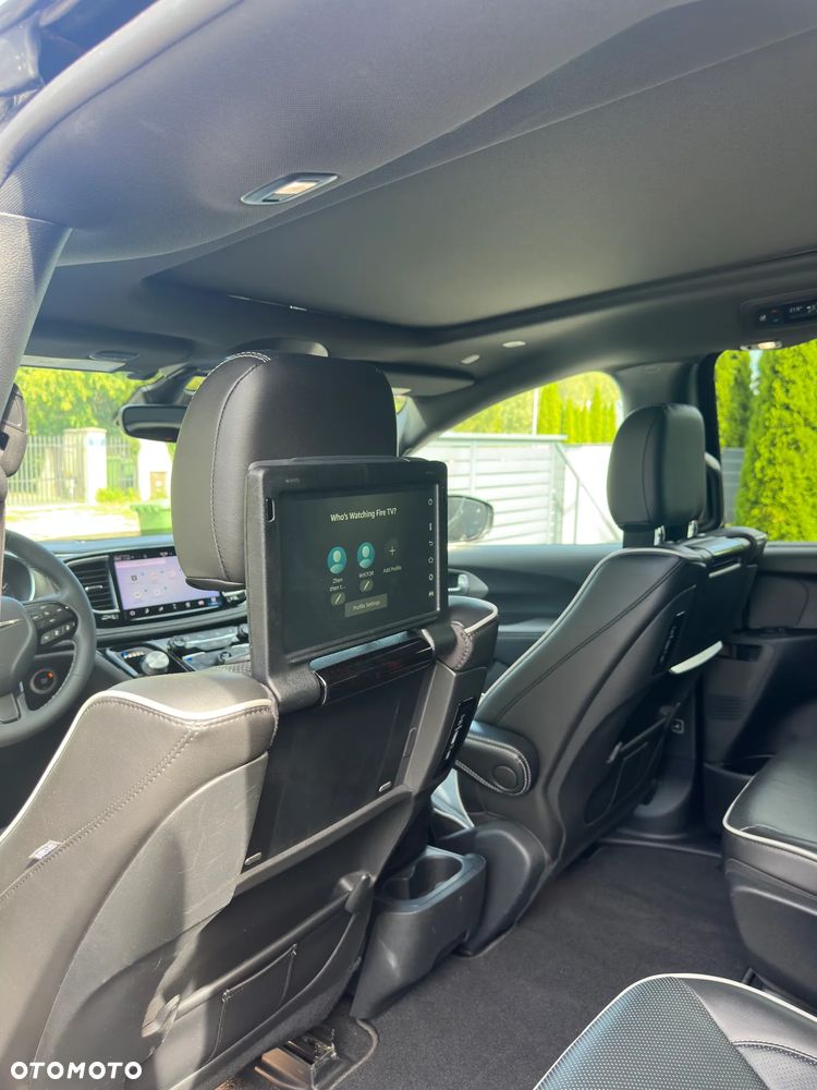 Chrysler Pacifica - 10