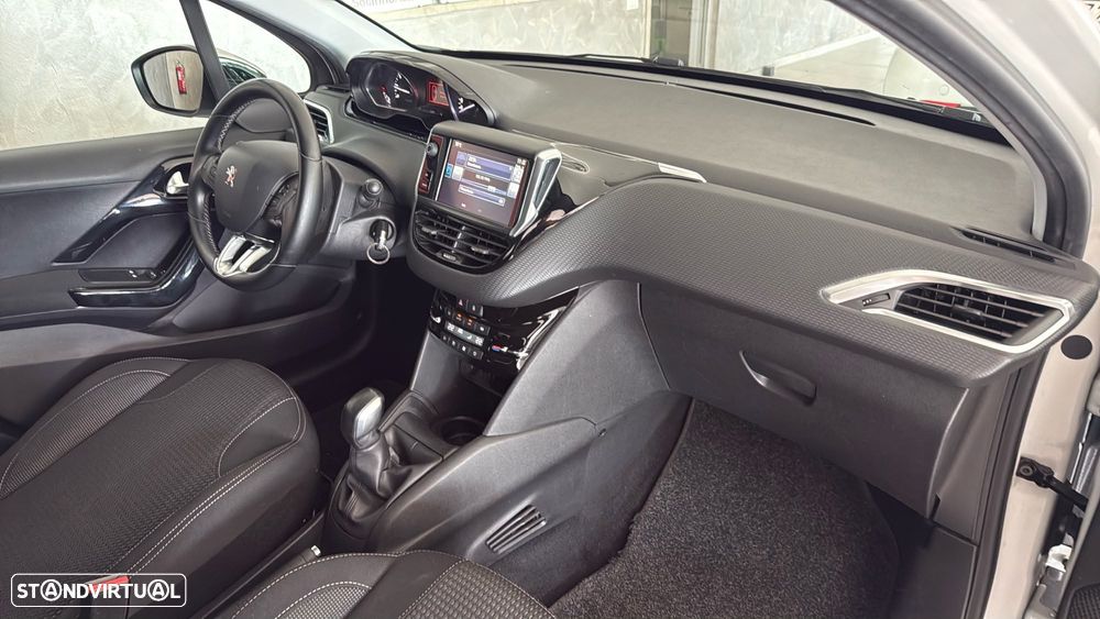 Peugeot 208 PureTech 82 Start & Stop Allure - 5
