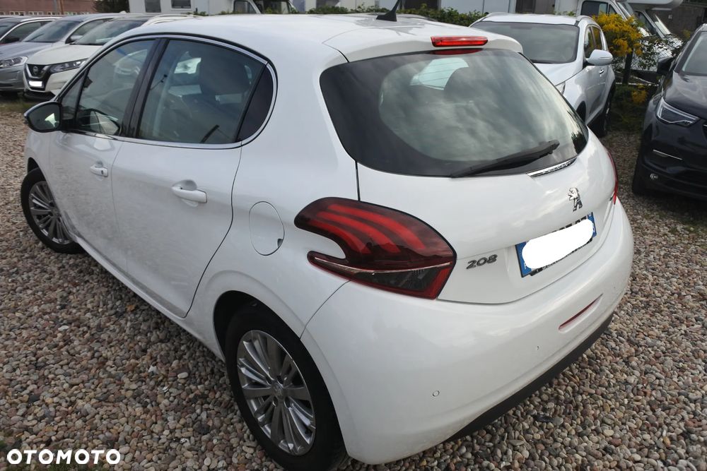 Peugeot 208 PureTech 110 Stop & Start EAT6 Allure - 4