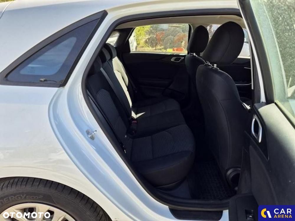 Kia Ceed - 35