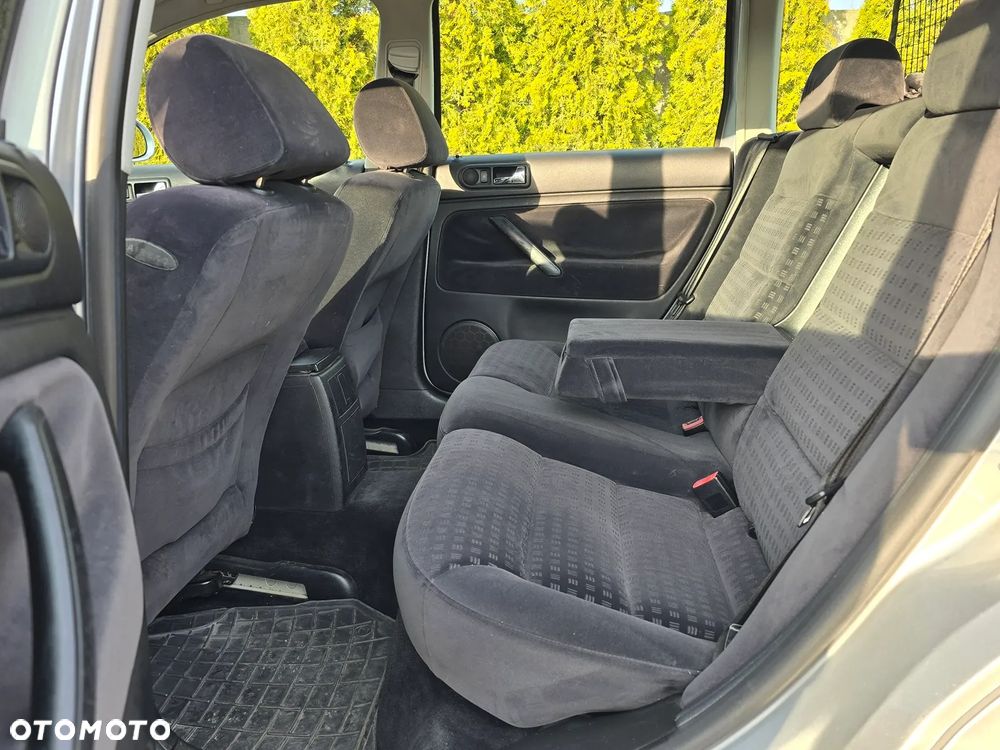 Volkswagen Passat 1.8T Comfortline Tiptr - 9