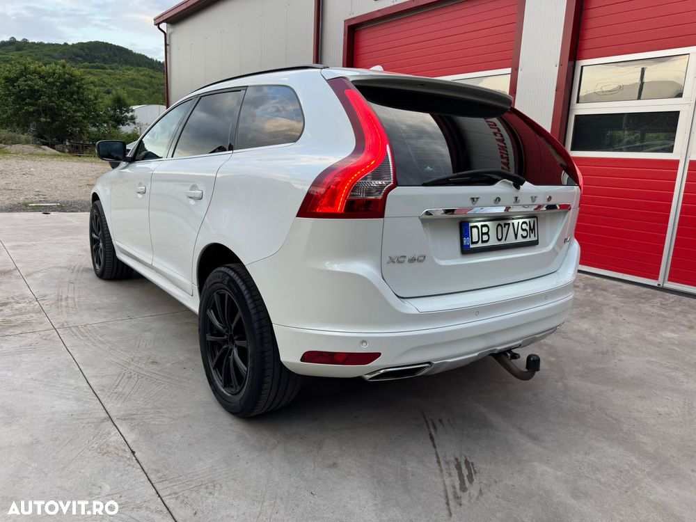 Volvo XC 60 D4 Geartronic Momentum - 16