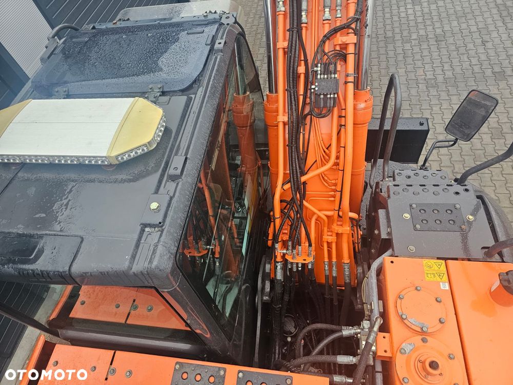 Hitachi ZX140W-5B - 14