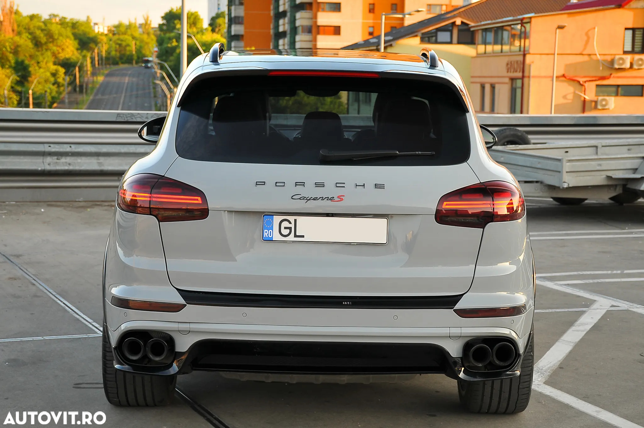 Porsche Cayenne S Diesel Platinum Edition - 11