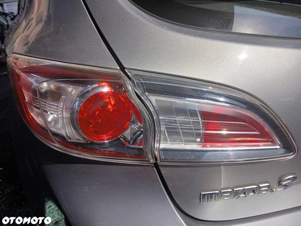 Mazda 3 II generacji Zderzak tylny, lampa tylna lewa, prawa. - 5