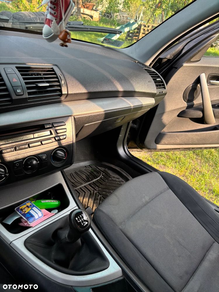 BMW Seria 1 116i - 25