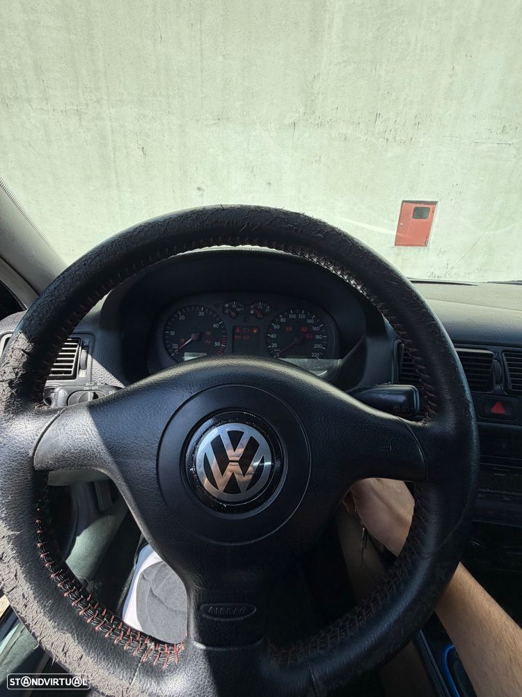 VW Golf 1.9 TDi 25 Anos - 14