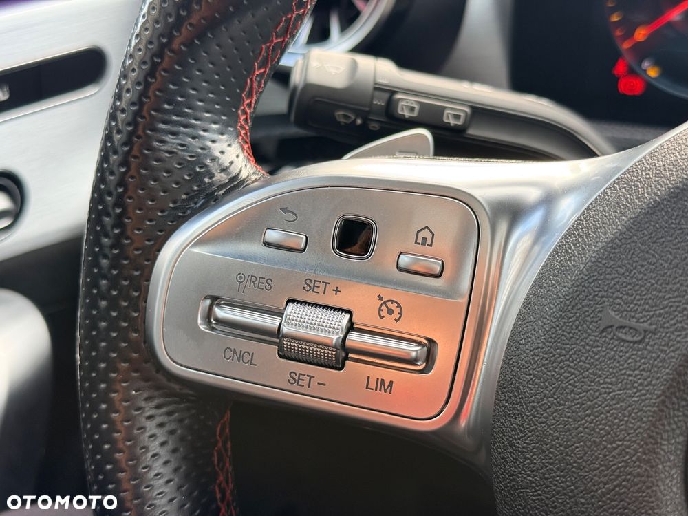 Mercedes-Benz CLA 200 7G-DCT AMG Line - 37