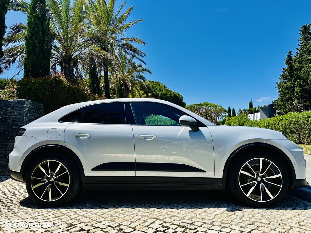 Porsche Macan Electric - 8