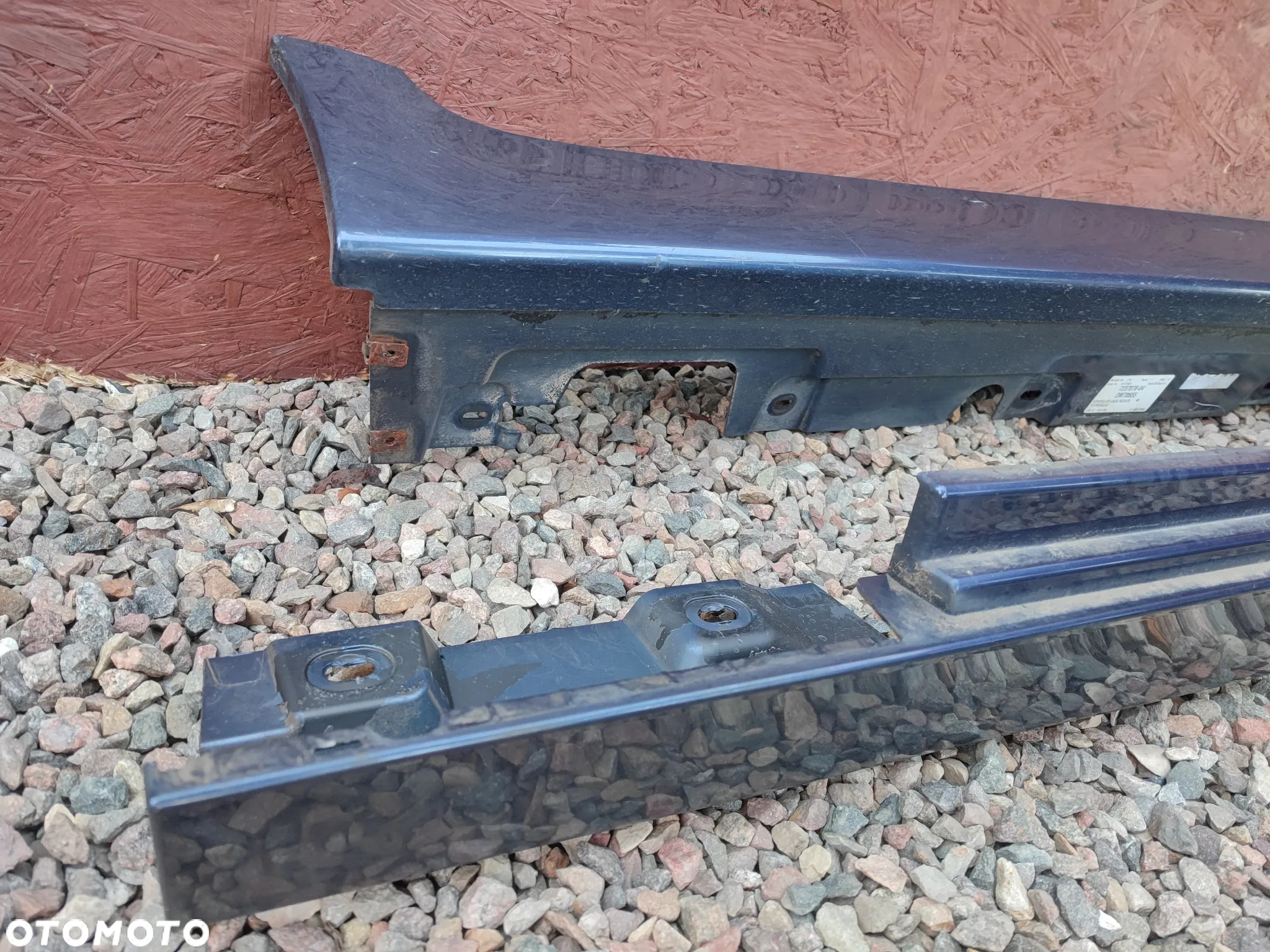 BMW F11 / F10 / F11N / F10N ORYGINALNE NAKŁADKI NA PROGI LEWA / PRAWA W KOLORZE  TIEFSEEBLAU METALLIC O KODZIE LAKIERU A76 O NR.  51 77 7 262 663 / 51 77 7 262 664 OEM W DOBRYM STANIE - 8