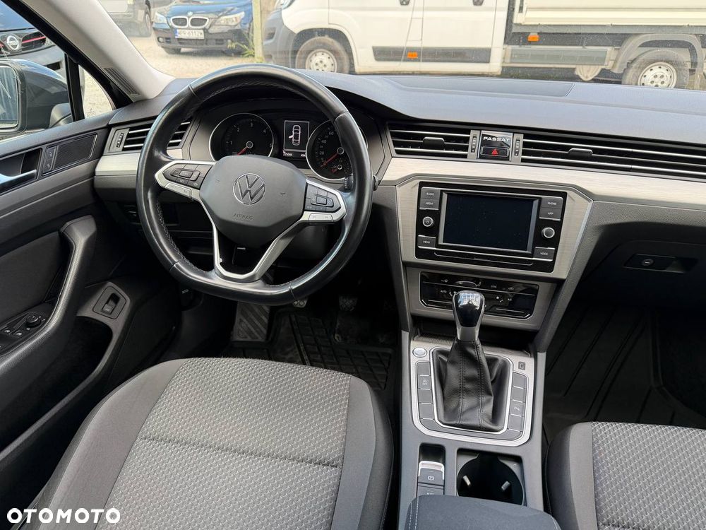 Volkswagen Passat - 11