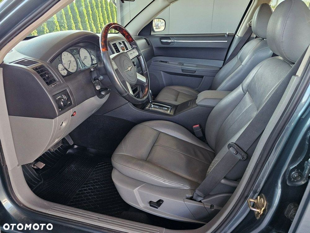Chrysler 300C - 11