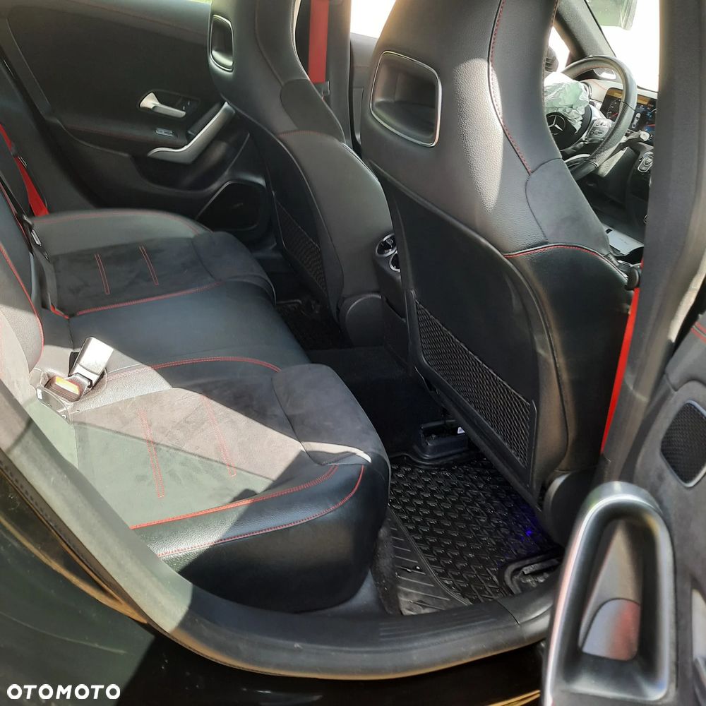 Mercedes-Benz CLA AMG 35 4-Matic 7G-DCT - 19