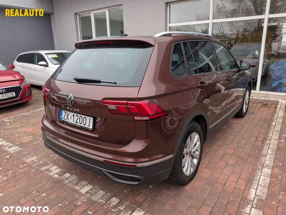 Volkswagen Tiguan - 9