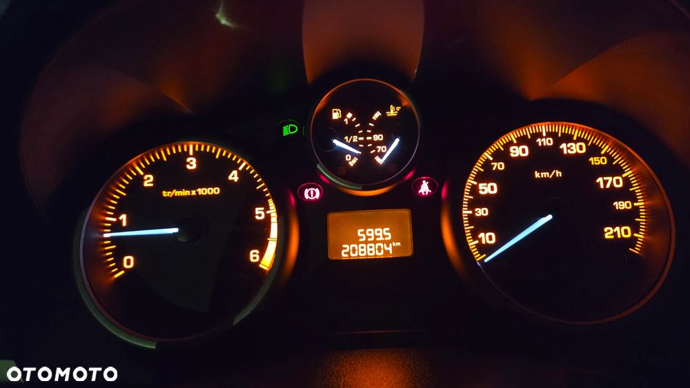 Peugeot 207 90 HDi FAP (Blue Lion) 98G - 11