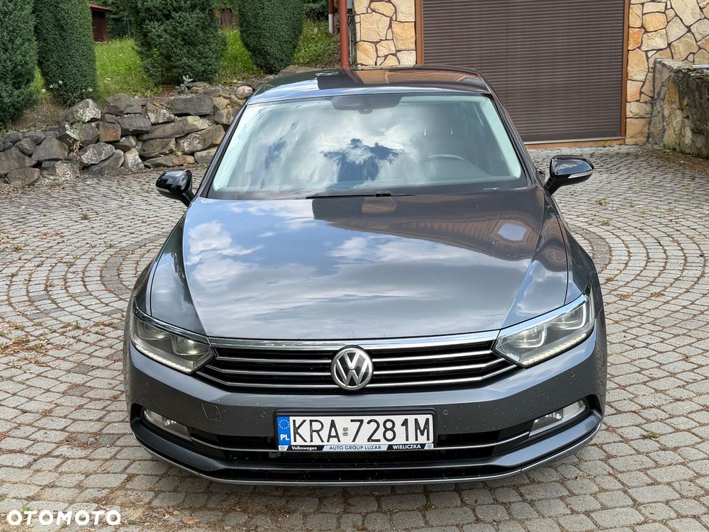 Volkswagen Passat - 4