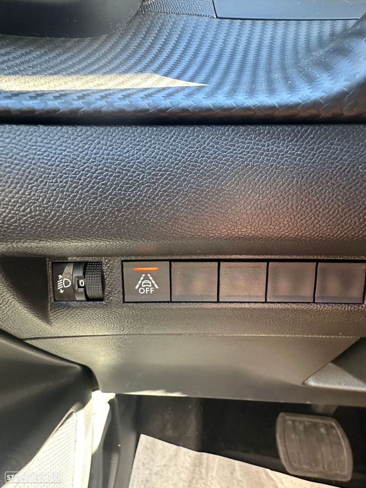 Peugeot e-2008 50 kWh Active Pack - 24