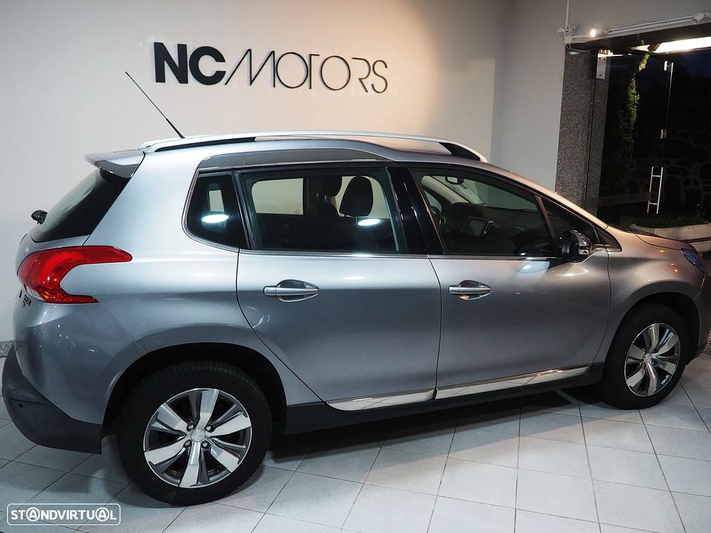 Peugeot 2008 1.2 PureTech Allure - 5