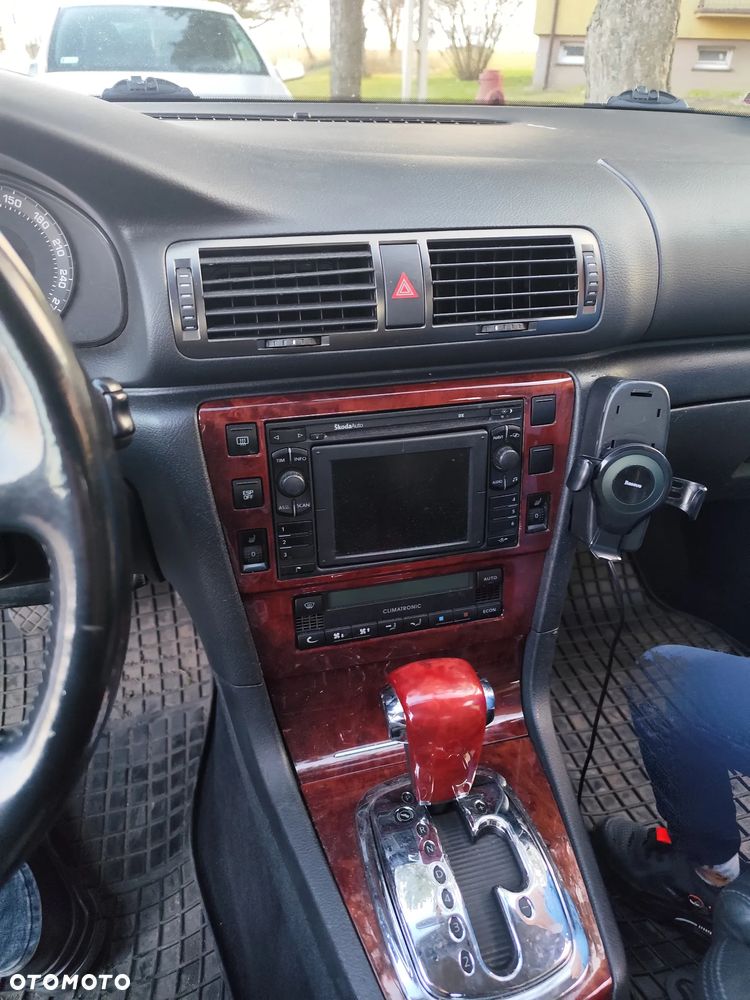 Skoda Superb 2.8 V6 Platinum - 28