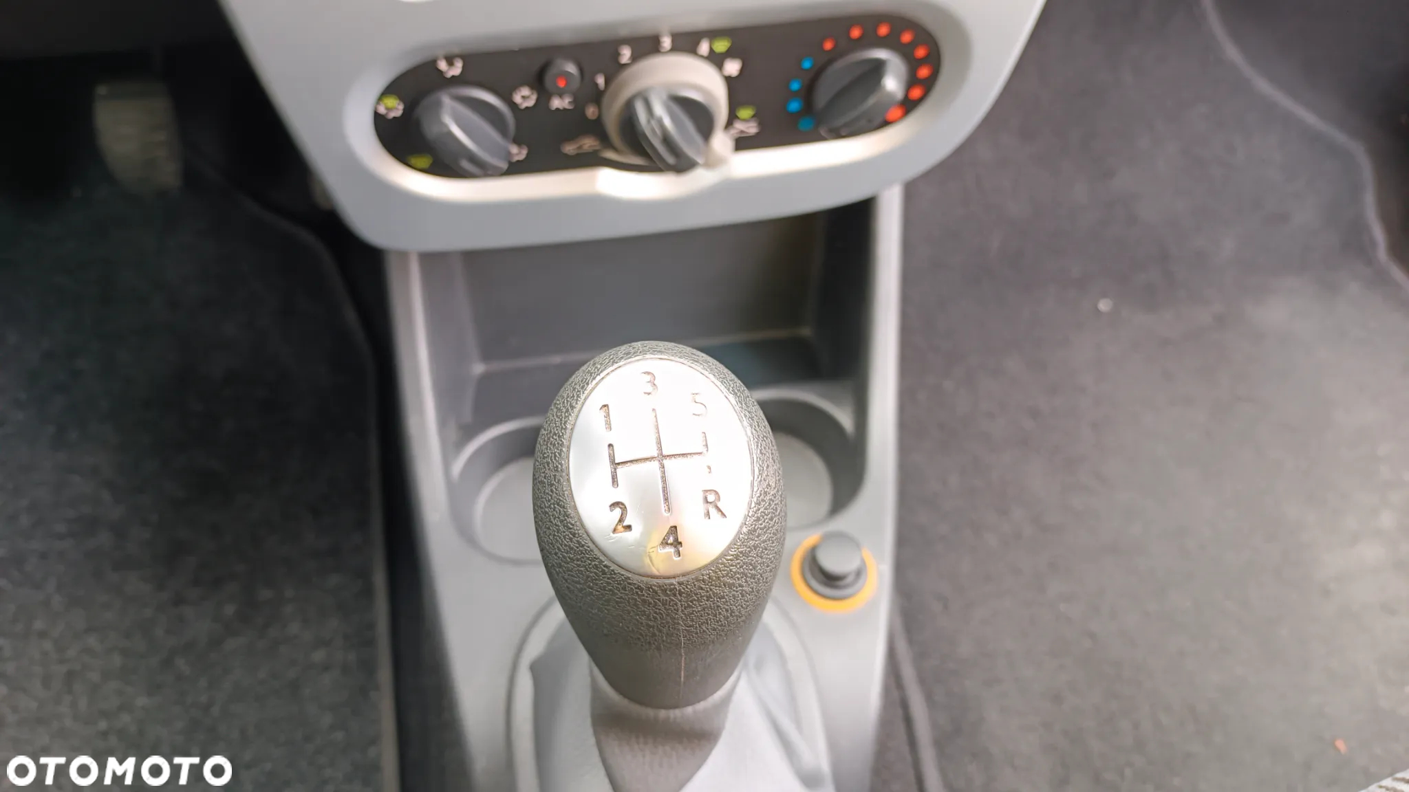 Dacia Logan MCV 1.6 Ambiance - 19