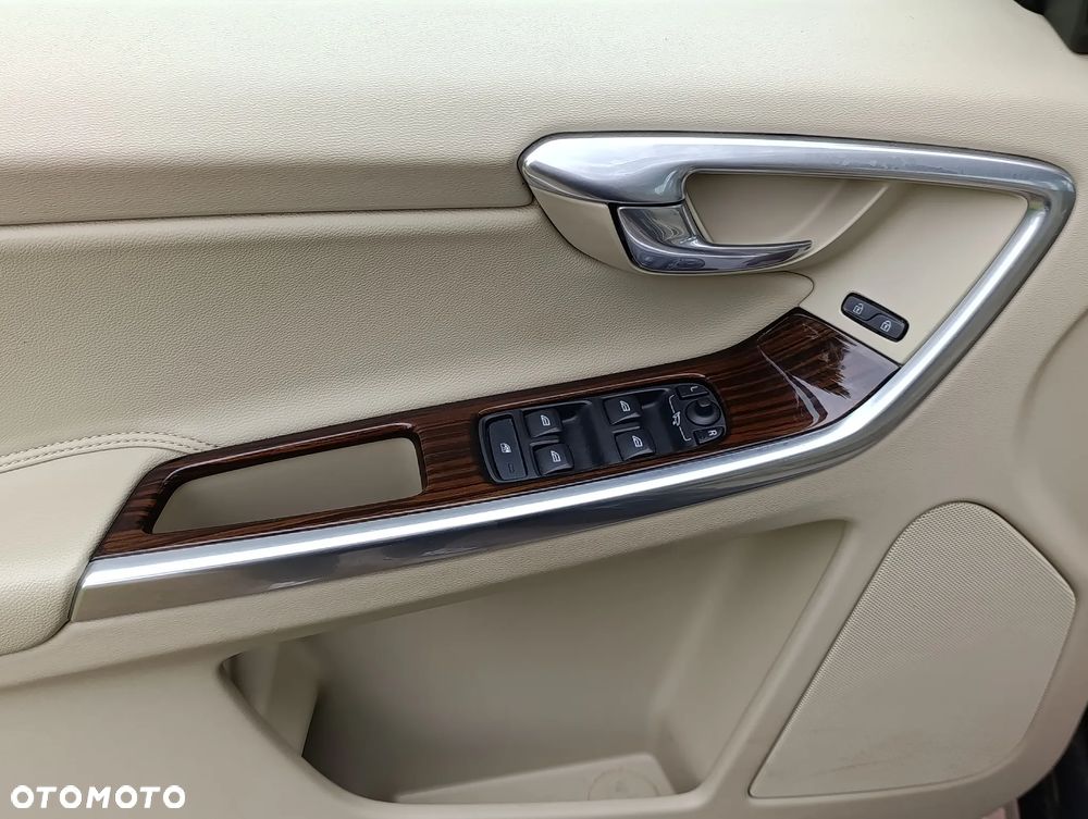 Volvo XC 60 D4 Drive-E Momentum - 20