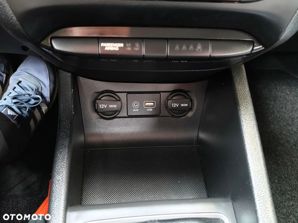 Hyundai i20 blue 1.2 Select - 12
