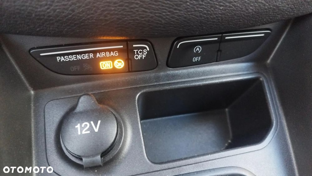 Ford Transit Courier - 37