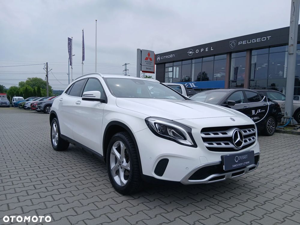 Mercedes-Benz GLA 200 7G-DCT - 2