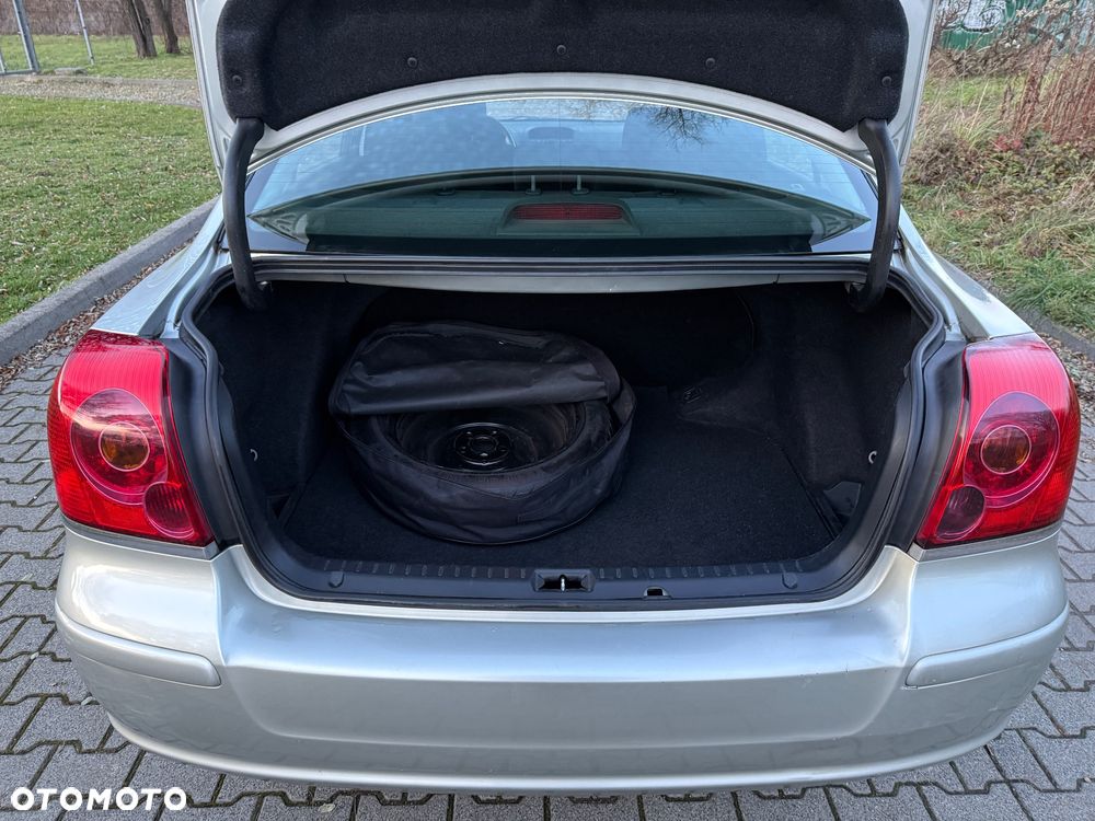 Toyota Avensis 1.8 VVT-i Luna - 25