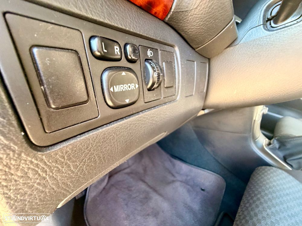 Toyota Avensis S/D 1.6 Sol EC - 37
