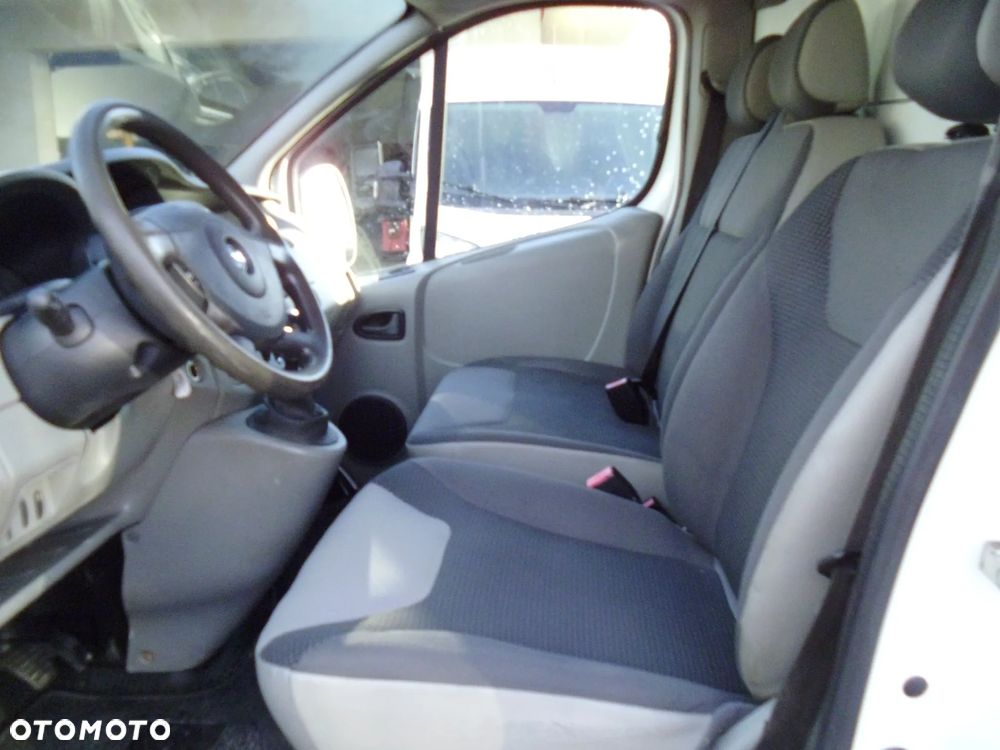 Opel vivaro - 10