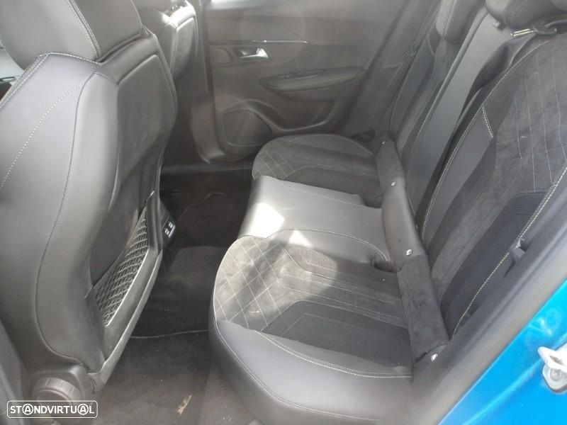 Peugeot e-2008 50 kWh GT - 6