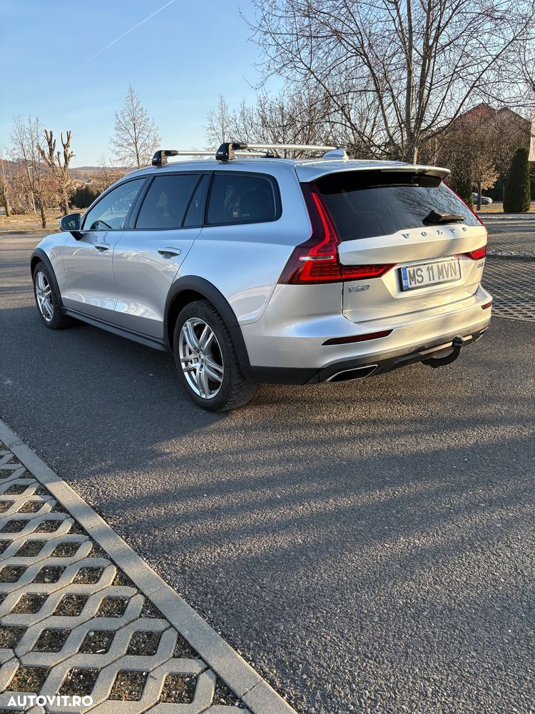 Volvo V60 D4 AWD Geartronic Momentum Pro - 3
