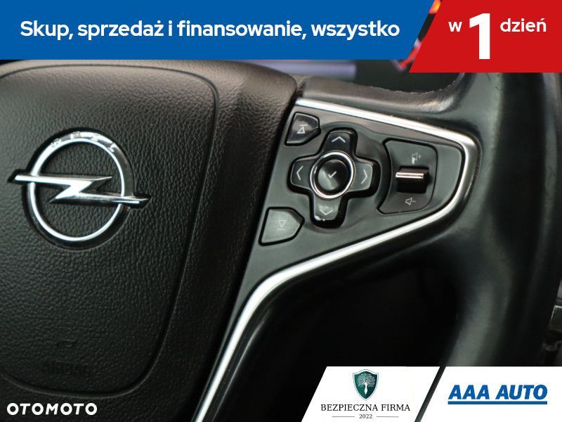 Opel Insignia - 18