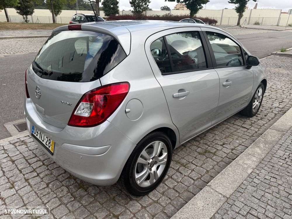 Opel Corsa 1.3 CDTi Cosmo - 4