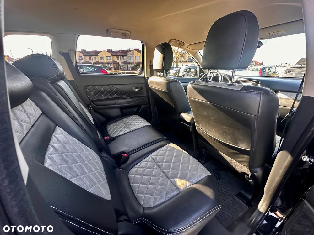 Mitsubishi Outlander - 9