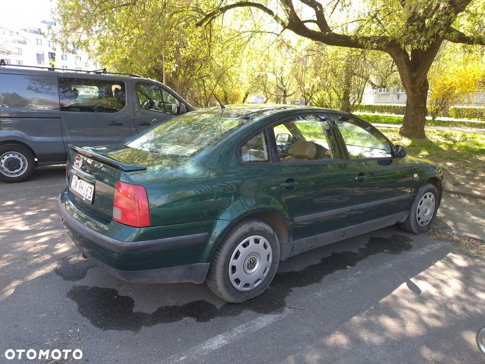 Volkswagen Passat 1.9 TDI Highline - 4