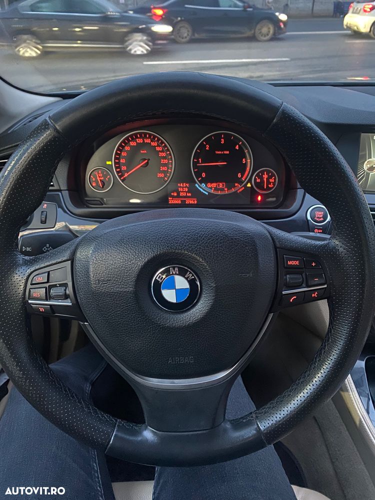 BMW Seria 5 525d xDrive - 8