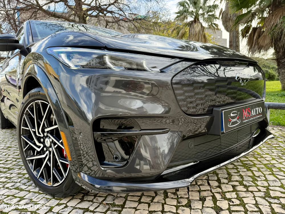 Ford Mustang Mach-E AWD GT - 38