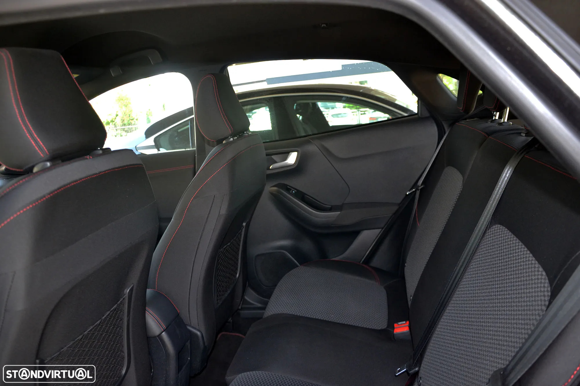 Ford Puma 1.0 EcoBoost Hybrid ST-LINE - 12